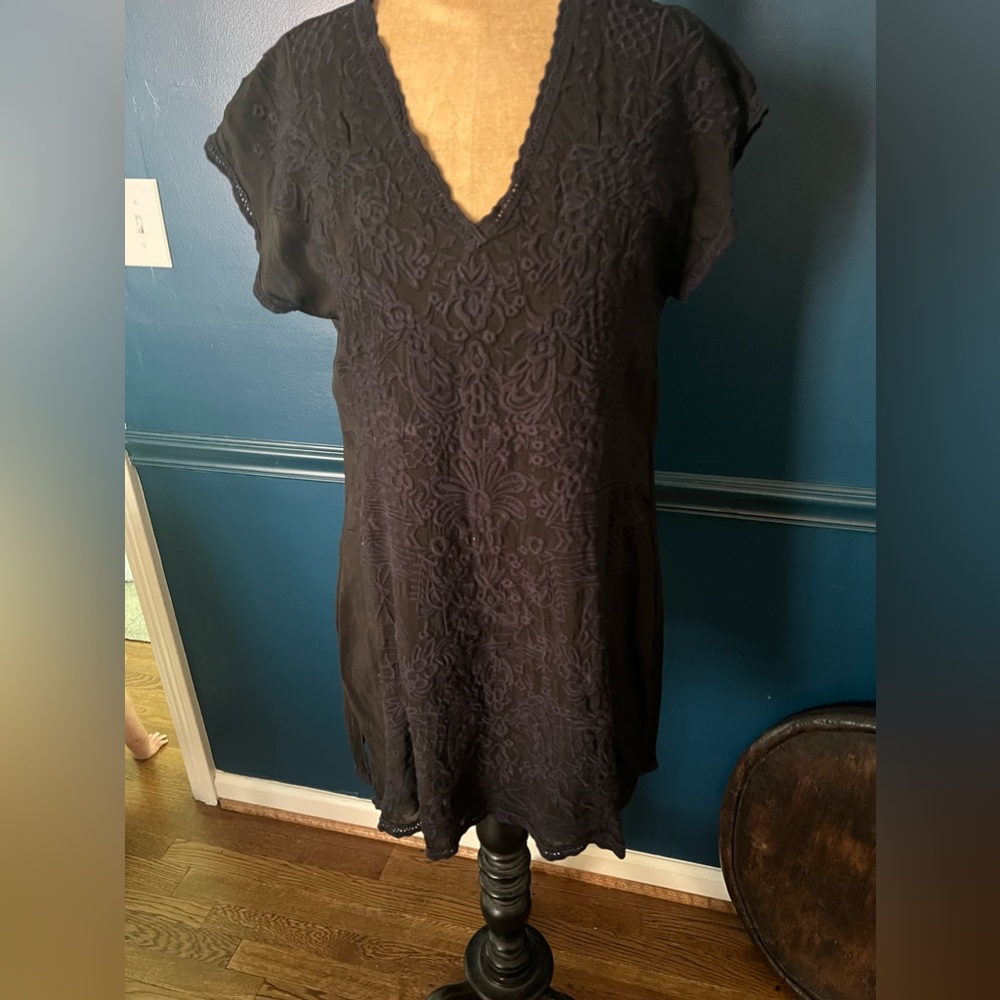 Johnny Was black tunic. True black size XS